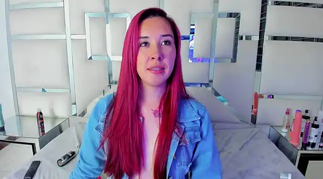 Snapshot of Celeste_X chatting on 03/08/25, 08:11 Celeste X online show from 03/08/25, 08:11