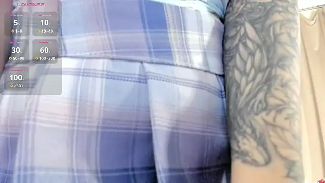 Snapshot of Zirael_swan chatting on 02/20/26, 02:52 Zirael swan online show from 02/20/26, 02:52