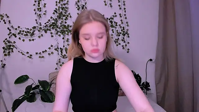 LaseyMoon online show from 03/21/25, 01:02