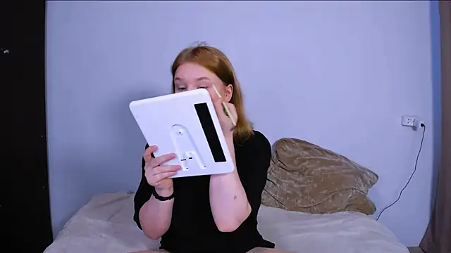 LaseyMoon online show from 09/09/25, 02:00