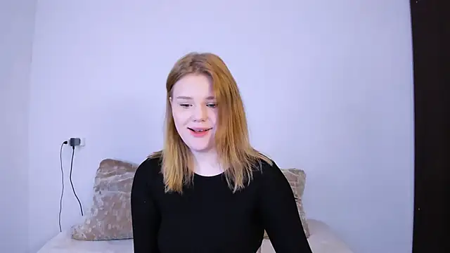 LaseyMoon online show from 10/23/25, 10:41