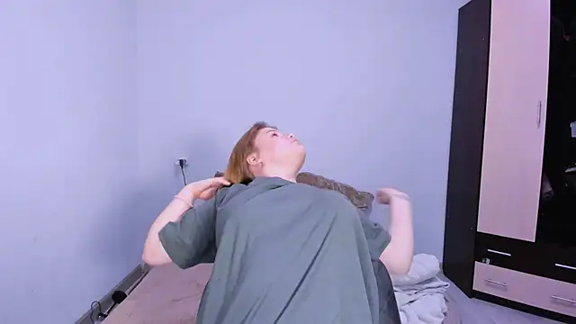 LaseyMoon online show from 11/10/25, 01:37