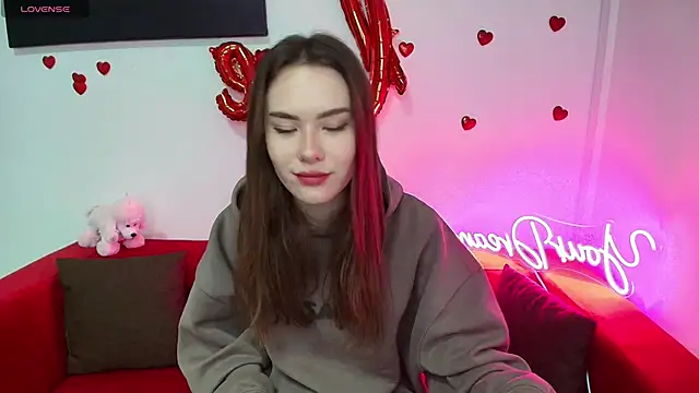 Snapshot of ElenaOconar chatting on 03/11/25, 06:32 ElenaOconar online show from 03/11/25, 06:32