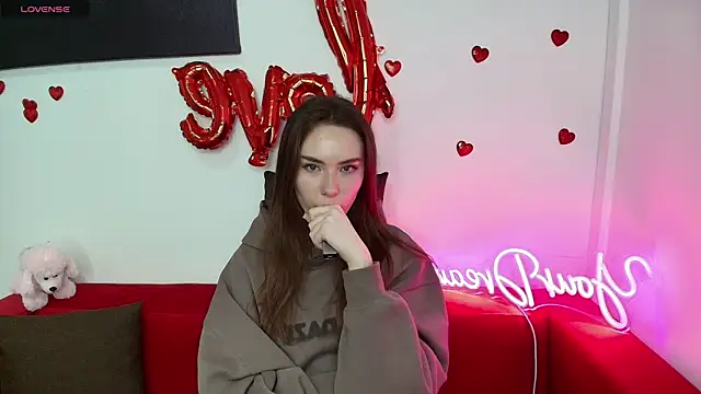 Snapshot of ElenaOconar chatting on 03/11/25, 09:34 ElenaOconar online show from 03/11/25, 09:34