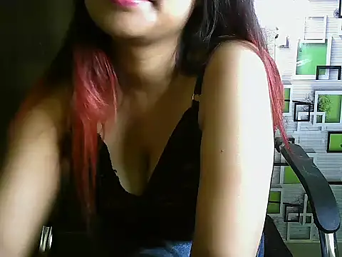 UrHoneyBae online show from 03/17/25, 07:58