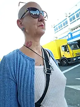 Emma Milf25 online show from 09/25/25, 07:56