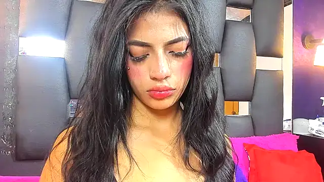 EMYCLARK01 online show from 11/23/25, 02:11