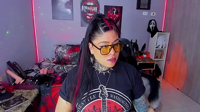 Veronika metal online show from 12/15/25, 04:11