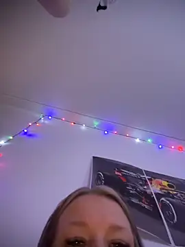 Snapshot of SwedishAstrid chatting on 04/12/26, 04:45 SwedishAstrid online show from 04/12/26, 04:45