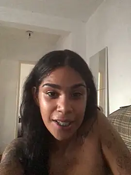 LollaReis021 online show from 02/24/25, 10:03