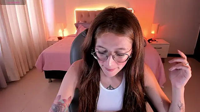 Emily Warren  online show from 09/16/25, 07:59