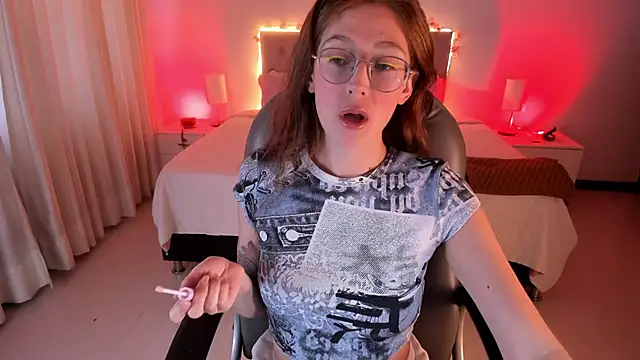 Emily Warren  online show from 10/03/25, 09:56