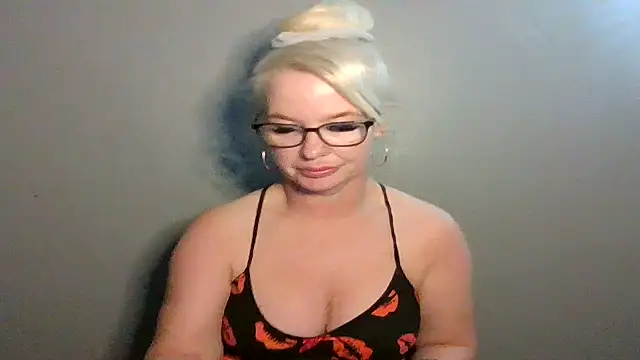 Snapshot of Blonde-Grace chatting on 02/08/26, 02:59 Blonde-Grace online show from 02/08/26, 02:59