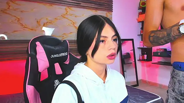 Cloe roouse online show from 04/15/26, 08:09