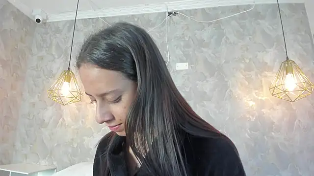 zephyra-angels online show from 12/23/25, 04:10