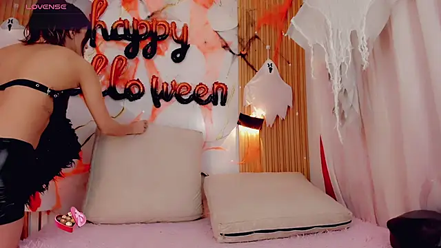 ValeriCardenas online show from 10/26/25, 12:27