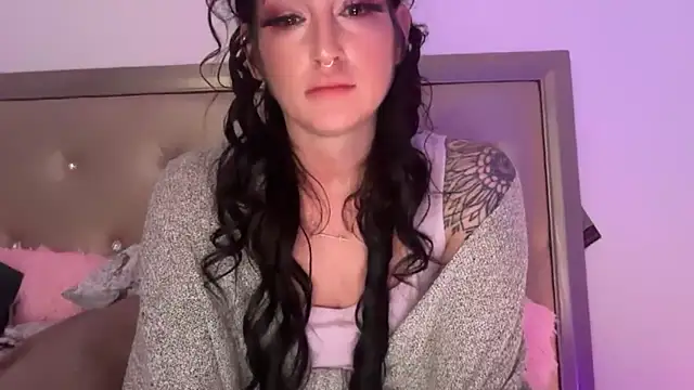 IvyyRosee88 online show from 10/17/25, 01:53