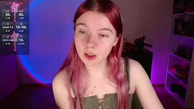 Strawberry juli online show from 11/15/25, 09:39