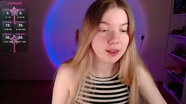 Strawberry juli online show from 05/02/26, 08:08