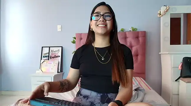 Snapshot of yousweet-Scarett chatting on 03/08/25, 03:24 yousweet-Scarett online show from 03/08/25, 03:24