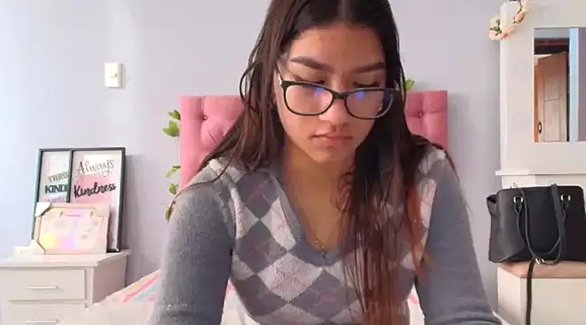 Snapshot of yousweet-Scarett chatting on 03/10/25, 12:48 yousweet-Scarett online show from 03/10/25, 12:48