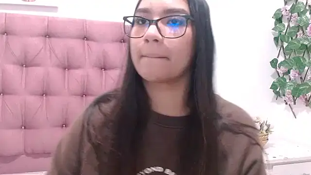 Snapshot of yousweet-Scarett chatting on 10/29/25, 09:49 yousweet-Scarett online show from 10/29/25, 09:49