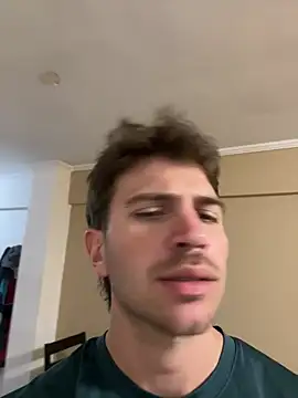 Snapshot of shuki0101 chatting on 03/15/25, 10:44 shuki0101 online show from 03/15/25, 10:44