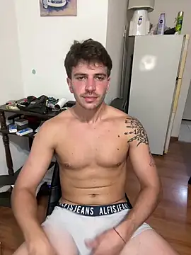 Snapshot of shuki0101 chatting on 03/22/25, 10:26 shuki0101 online show from 03/22/25, 10:26