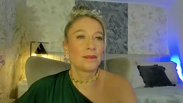 Liannaa  online show from 11/25/25, 07:36