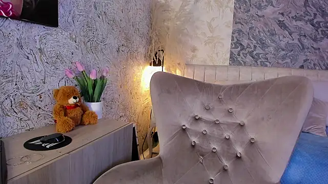 Arianaa collins online show from 03/06/26, 11:39