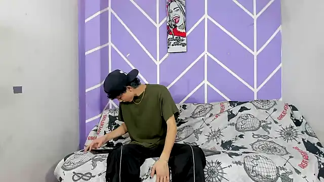 Snapshot of Maxxi_hot23 chatting on 10/10/25, 07:46 Maxxi hot23 online show from 10/10/25, 07:46