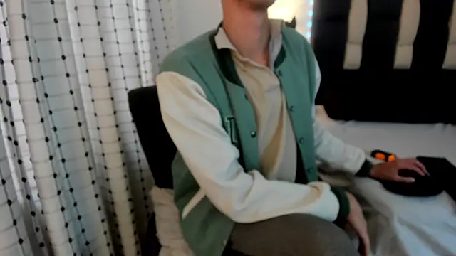 loverisu-coral online show from 12/21/25, 07:21