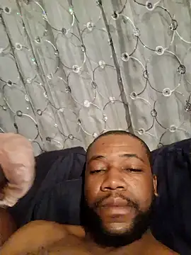 Snapshot of coolsexy29 chatting on 10/14/25, 06:52 coolsexy29 online show from 10/14/25, 06:52