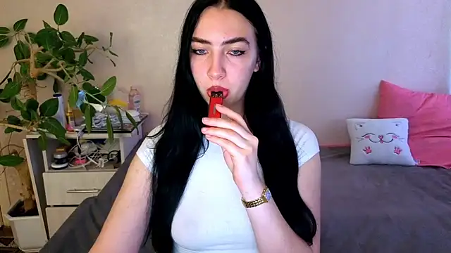 WildKittenX  online show from 06/11/26, 03:59