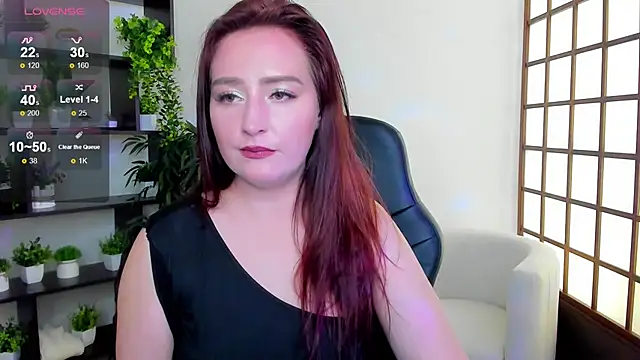 Snapshot of LinaFlawless chatting on 09/21/25, 02:13 LinaFlawless online show from 09/21/25, 02:13