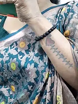 abinaya26 online show from 10/28/25, 02:59