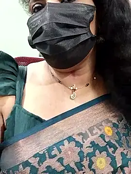 abinaya26 online show from 10/28/25, 03:04