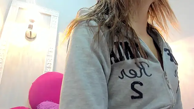 Bonniie 22 online show from 09/18/25, 01:24