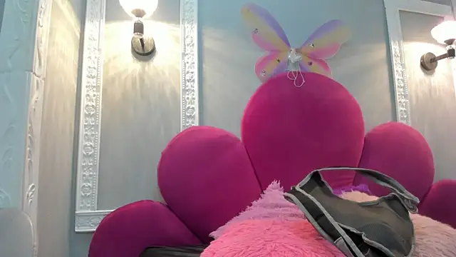 Bonniie 22 online show from 11/14/25, 01:21