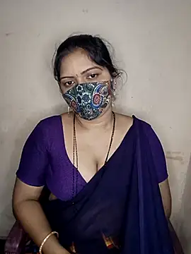 Snapshot of Bagi-Sexy chatting on 03/11/25, 05:57 Bagi-Sexy online show from 03/11/25, 05:57