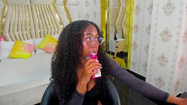 Qeen blackk online show from 03/21/25, 06:51