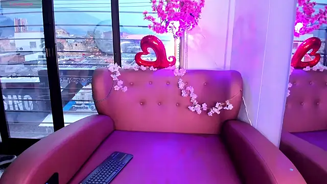 Mitsu Kawii online show from 10/21/25, 08:31