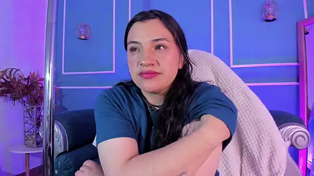 TaraTaylorr online show from 10/13/25, 03:17