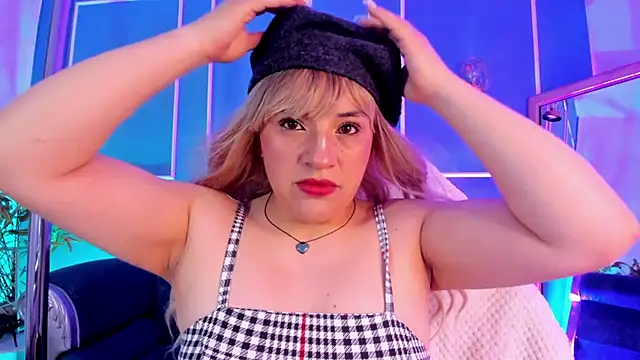 TaraTaylorr online show from 11/29/25, 02:03