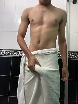 18 ALExxx online show from 04/25/26, 05:54
