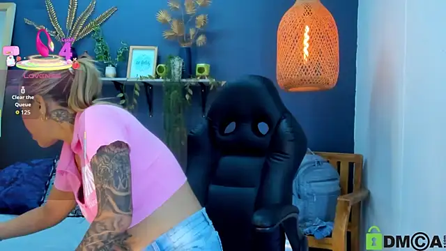 yessila parker online show from 11/15/25, 02:31