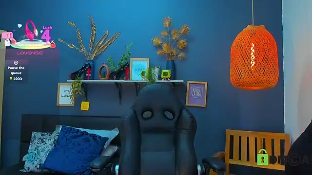 yessila parker online show from 03/19/26, 09:24