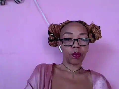 Ladyzee25 online show from 04/08/26, 12:05
