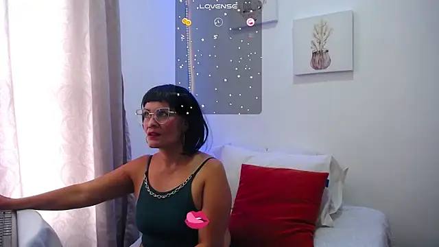 CarolinneFiotti online show from 03/14/25, 06:29