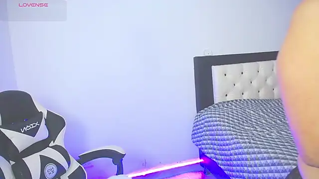 CarolinneFiotti online show from 10/22/25, 03:12